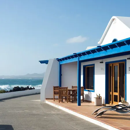 Cozy Villa In Punta Mujeres With Terrace *